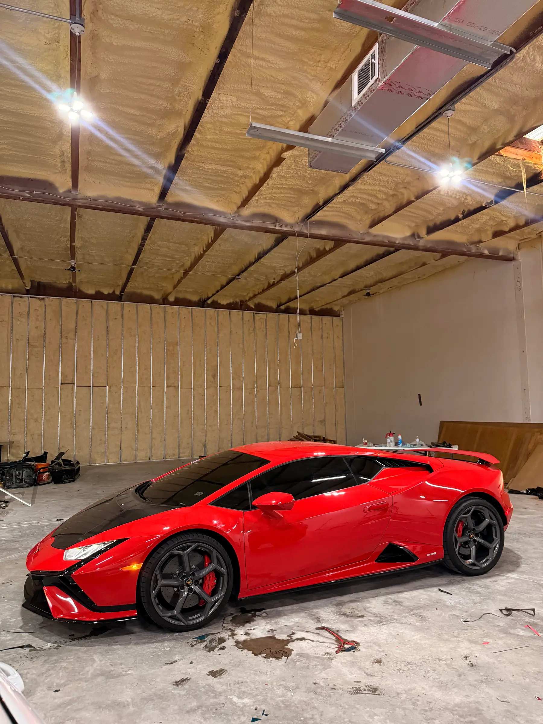 Lamborghini Huracán: Rosso Mars wrap, front three-quarter